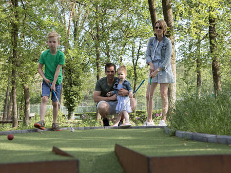 Speel een potje midgetgolf op vakantiepark Landal Twenhaarsveld