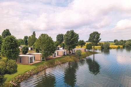 Vrijstaande vakantiehuizen aan het water op vakantiepark MarinaPark Bad Nederrijn